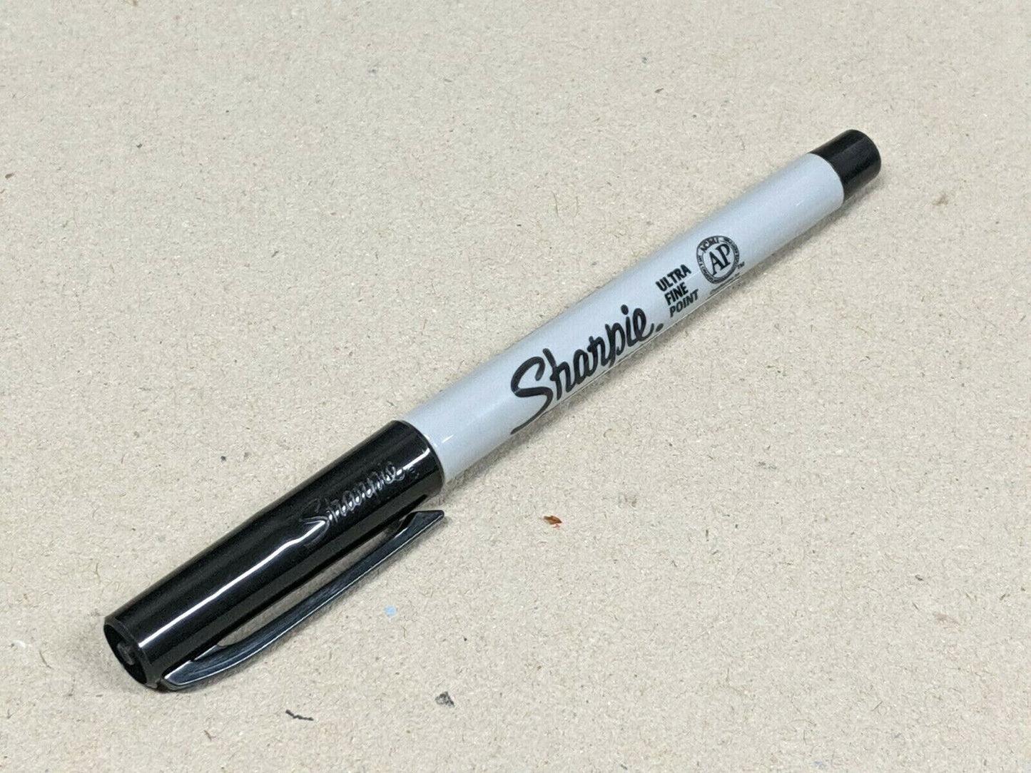 4 x Sharpie Permanent Marker Ultra Fine Point 0.3mm Ultra Fine Black 37121